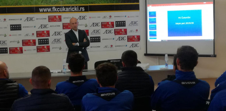 Veselinović održao predavanje i pokazni trening polaznicima osme generacije UEFA PRO kursa--AleksandarVeselinovic