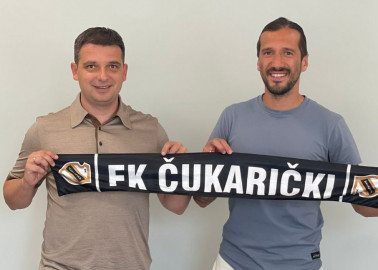 Nikola Vujadinović potpisao ugovor sa Čukaričkim--