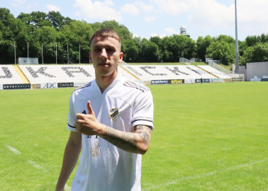 Stefan Tomović potpisao ugovor sa Čukaričkim na četiri godine--